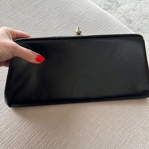 Black vintage clutch with chain